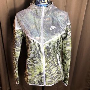 Nike Windrunner Windbreaker Jacket - Green